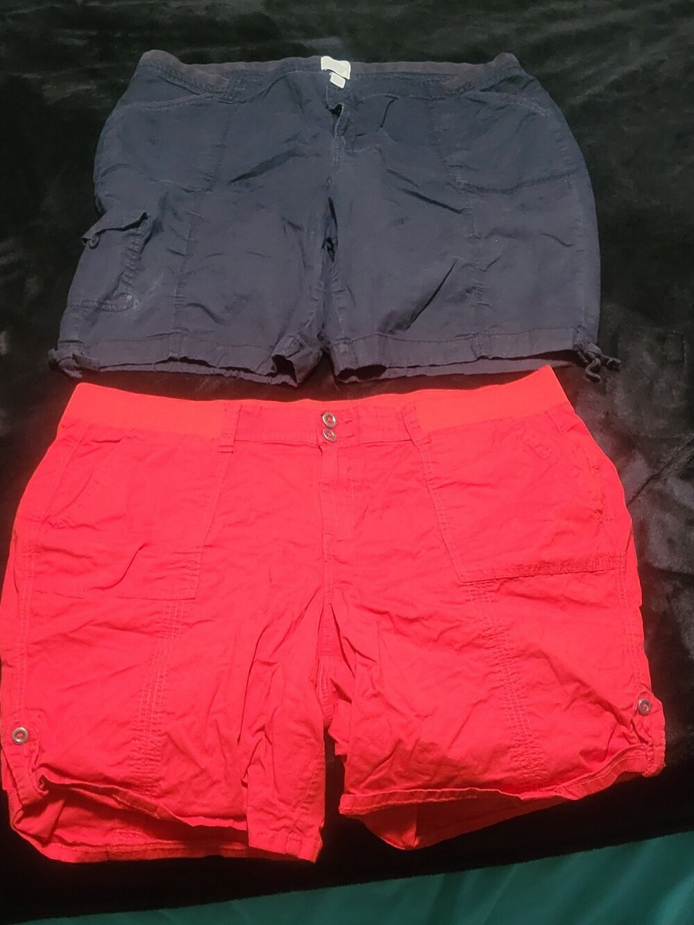2 Pairs of Utility Shorts Red & Black 24w